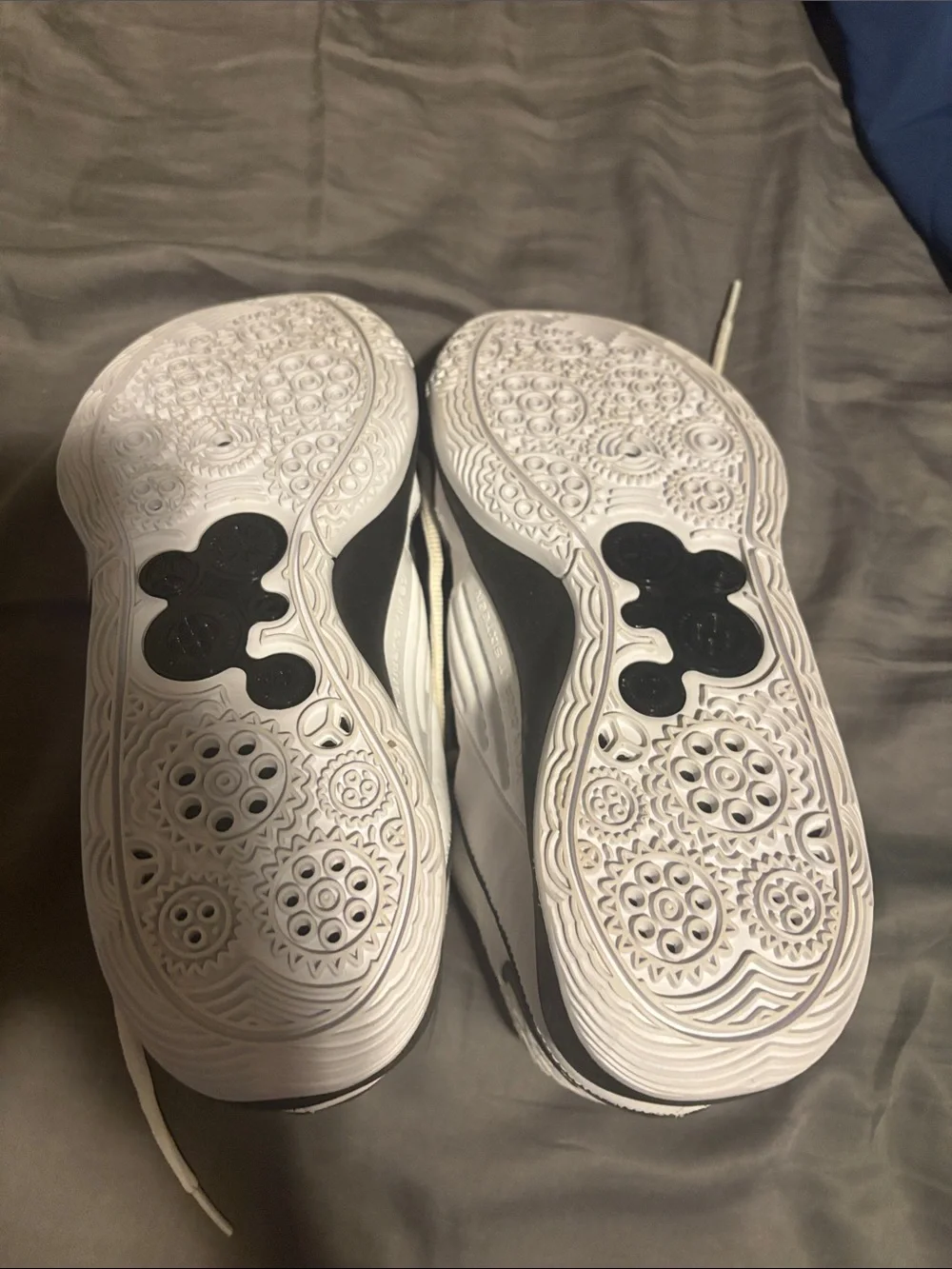 Nike White and Black Men's Low-Top Sneakers